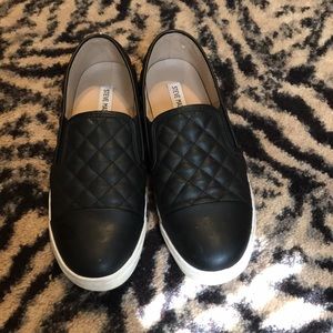 EUC Steve Madden Sneakers